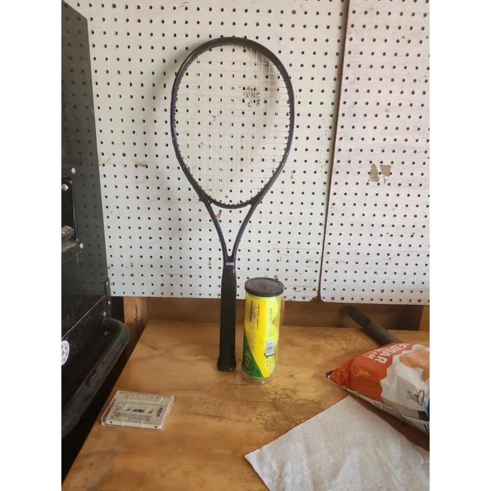 Head graphite tennis racket and balls